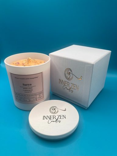 White container with a gold logo, surrounded by a blue background and a square box.